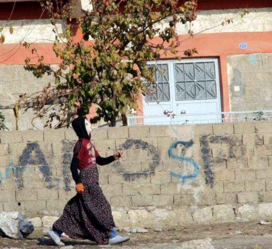PKK'LI ERKEKLERİN YENİ MODASI: ETEK 6