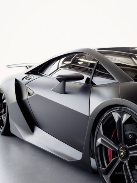 İşte Lamborghini Sesto Elemento 13