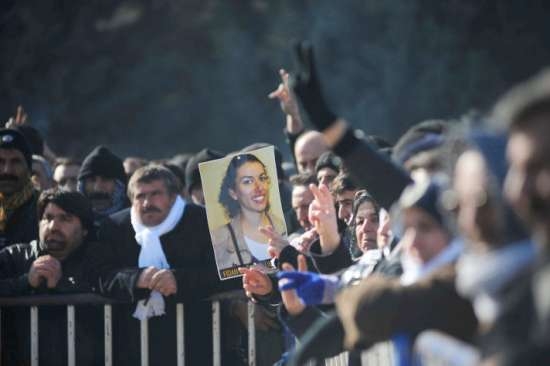 PKK'lı 3 Kadının Cenazesinde İlginç Pankart! 2