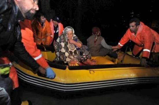Antalya'da Sel: 3 Çocuk Kayıp 1