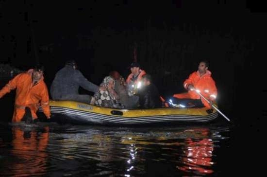 Antalya'da Sel: 3 Çocuk Kayıp 9