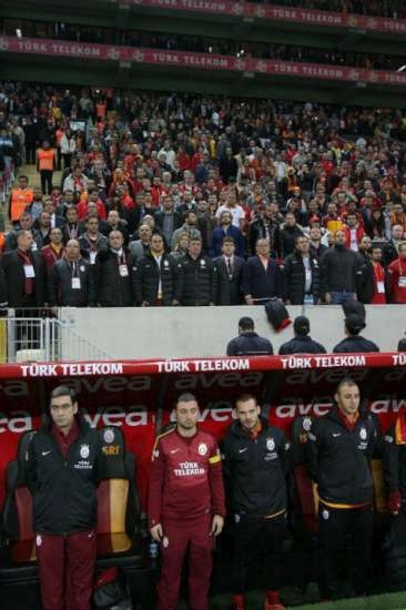 Galatasaray'a Tek Devre Yetti! 13