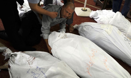 Mısır'da Katledilenler Camiye Dolduruldu 10