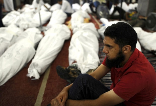 Mısır'da Katledilenler Camiye Dolduruldu 12