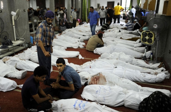 Mısır'da Katledilenler Camiye Dolduruldu 2