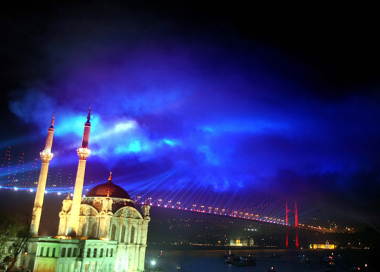 ISTANBUL'DA GORSEL SOLEN 19