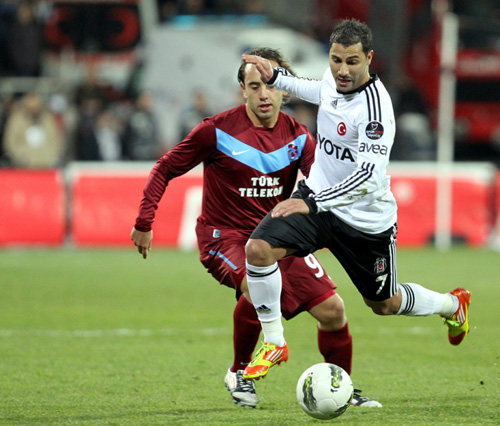 Zorlu Derbinin Galibi Trabzonspor!