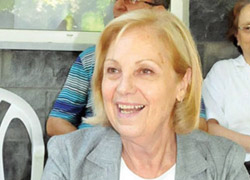 Çölaşan darbeyi savundu, salondakiler uyudu!