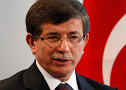 Davutoğlu'ndan Başpiskopos Ateşyan'a ziyaret