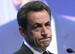 Sarkozy'e bir darbe de kendi partisinden