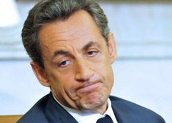 Fransız senatörler Sarkozy'e tepkili!