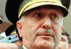 Çevik Bir ve Oktay Ekşi'ye suç duyurusu