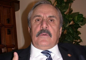 ‘İstifa et ömür boyu bakan olursun’