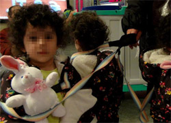 Üçüz bebeklere 'tasmalı' önlem!