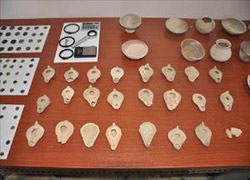 Otomobilde 150 adet tarihi eser ele geçirildi
