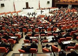 Komisyon şehit öğretmenin babasını dinledi