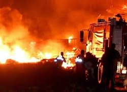 Çıkrıkçılar Yokuşu'ndaki yangına itfaiye 45 araçla müdahale etti