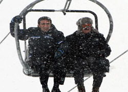 Bakan Yılmaz havada mahsur kaldı