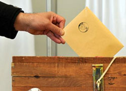 Letonya Rusça için referanduma gitti