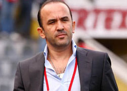 Mehmet Özdilek'in hedefi ilk 8