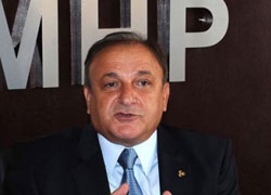 Oktay Vural gözyaşlarını tutamadı