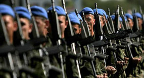 Askeri araç devrildi: 6 asker yaralı