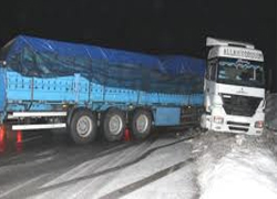 Buzlanma kazaları beraberinde getirdi