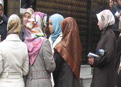 Okulda 5. sınıflara başörtüsü reformu