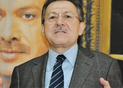 "CHP'nin iki yakası biraraya gelmiyor"