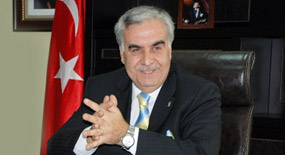 Akay: Ütü de yaparım siyaset de