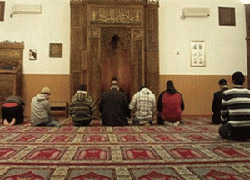 Avrupa'nın ilk 'gay' camisi Fransa'da açıldı