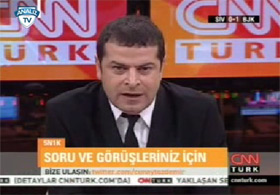 "Benim annemde başörtülü"