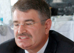 'Terörle mücadele demokrasi içinde devam edecek'