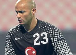 Sinan Bolat'a ırkçı tezahürat