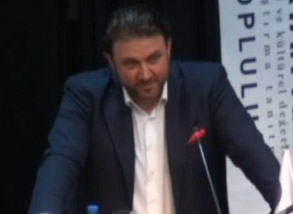 Yiğit Bulut'a yumurtalı saldırı