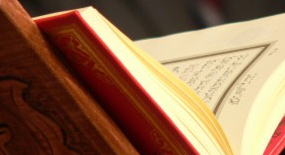İran'a Kur'an-ı Kerim jesti