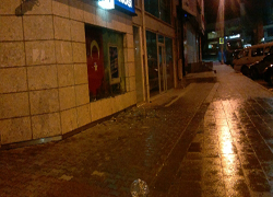 Bahçelievler’de banka şubesi ile 2 araç kundaklandı