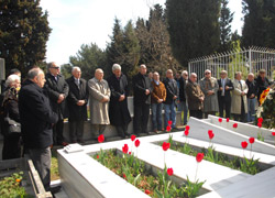 Adnan Kahveci, ölümünün 19. yılında kabri başında anıldı 