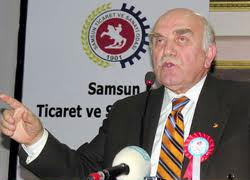 Eski Bakan Ali Coşkun'a zatürree tedavisi