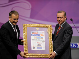 "Manşetlerle savaşarak geldik"