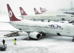 Hava ulaşımına kar engeli