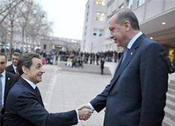Sarkozy Erdoğan'a seslendi