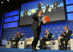 Davos'a ilk kez bir Türk kadın bakan katılıyor