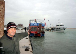 Şiddetli lodos iki tekneyi batırdı