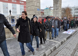 BDP'liler Tunceli'de yürüyüş düzenledi