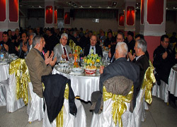 Eskişehir'de yer yüzünden kavga eden iki aile, yemekte barıştırıldı