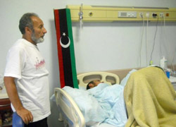 Arınç, Libyalı yaralıları ziyaret etti