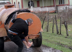 Muhtarın istediği parayı vermeyince susuz kaldılar 