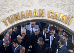  Başbakan'a sevgi seli