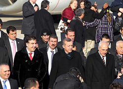 Erdoğan ve Saakaşvili karşıladı